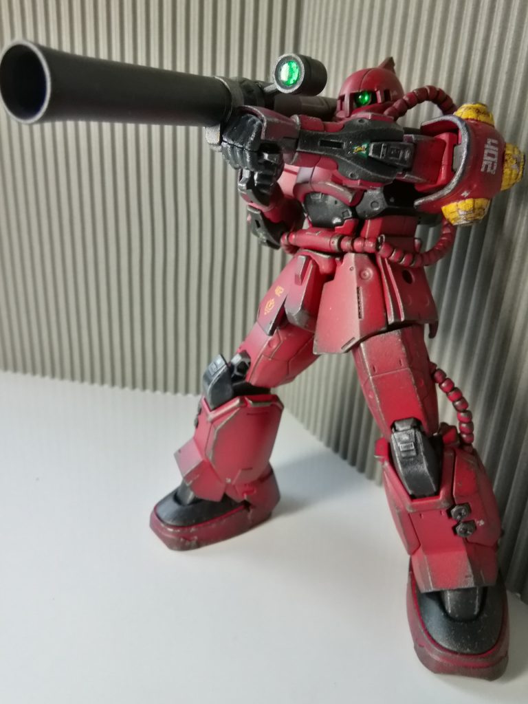 バズーカ構え立ち。バズーカ好きなもんで、、。