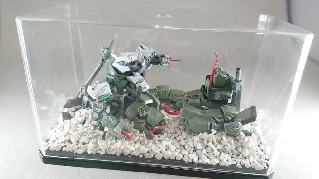 改良前の状態。
ケース内の隙間が気になってました。