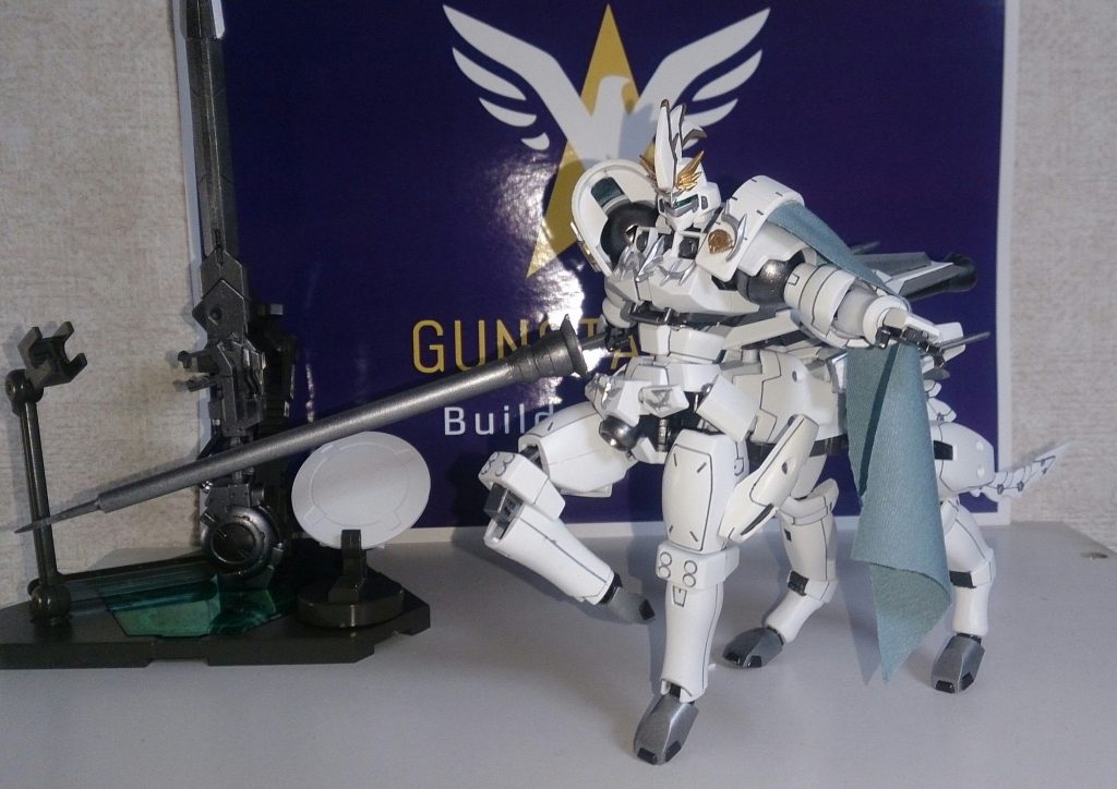 ジュピタリオス
(Wの世界観において)G-Unit編に出てくるレオン、レオス、レオールに続くリーオーをカスタマイズしたワンオフ機体。元々はマリーメイアの専用機として設計されたが、5機のガンダムとウィンドによる活躍により本人が改心したためお蔵入りとなった。本来の機体名は射手座由来の「サジタリオス」となる予定だったが、未完成のため射手座の居住座である木星由来のコードネームとなった。
とゆう妄想設定を元に、私ta-zuが過去に作りたかった機体を約20年越しに作成した、とゆうリアルでの設定でもあります(^w^)「ナケレーバ、ツクレーバイージャン!」と夢の中で声が…。