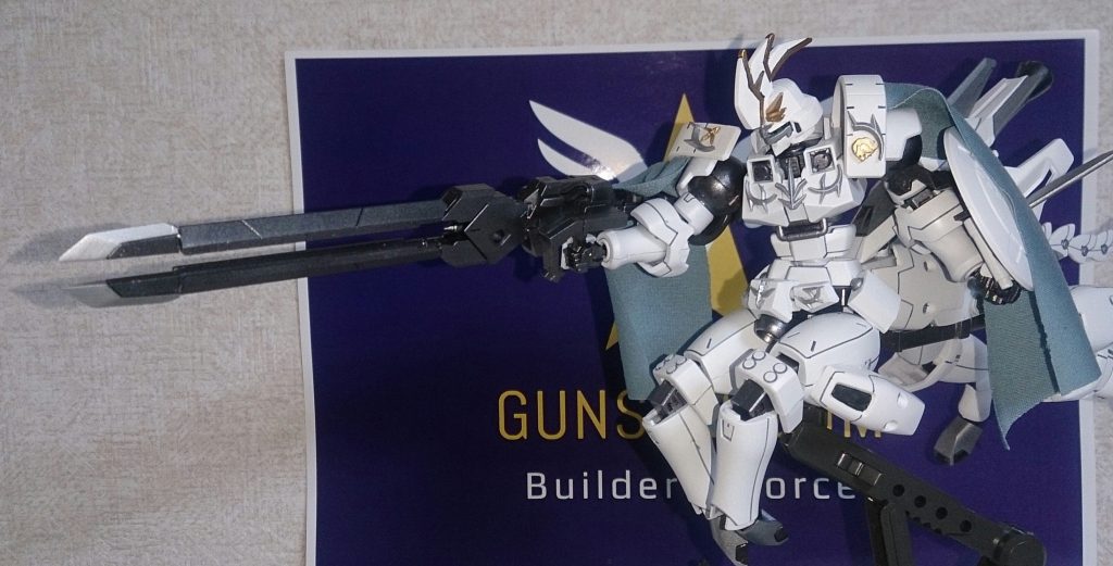 バレル展開。もちろんビームの発射機能は存在し、ゼロ距離で高出力のビームを放つ。武器名の由来としては射手座の障害の座である水星、つまりメルクリウスのプラネイトディフェンサーを完全に破壊するために開発されたからである。もちろんビルゴのそれに対しても有効である。