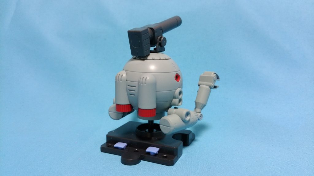 下部をK型から取ったので穴が開いてます。なのでハロ用台座の他、市販のスタンドもばっちり