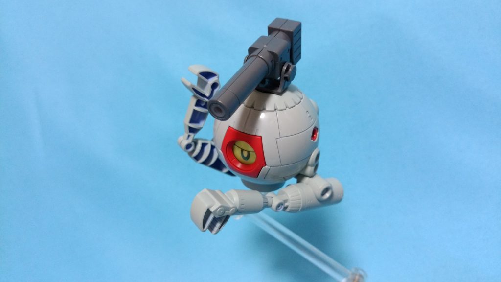 SDなのでディテールよりアクションを重視したかったので、3個目のバーニアからボールジョイントでぐりぐり動きます。本来のボールには出来ないアクションも