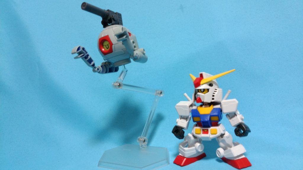 やっぱりSDガンダムといえば瞳があった方が愛着沸きますね。そのうちSDCSジムも作りたくなります。キャノン砲が完成せず素組みのままなのでそのうち仕上げます