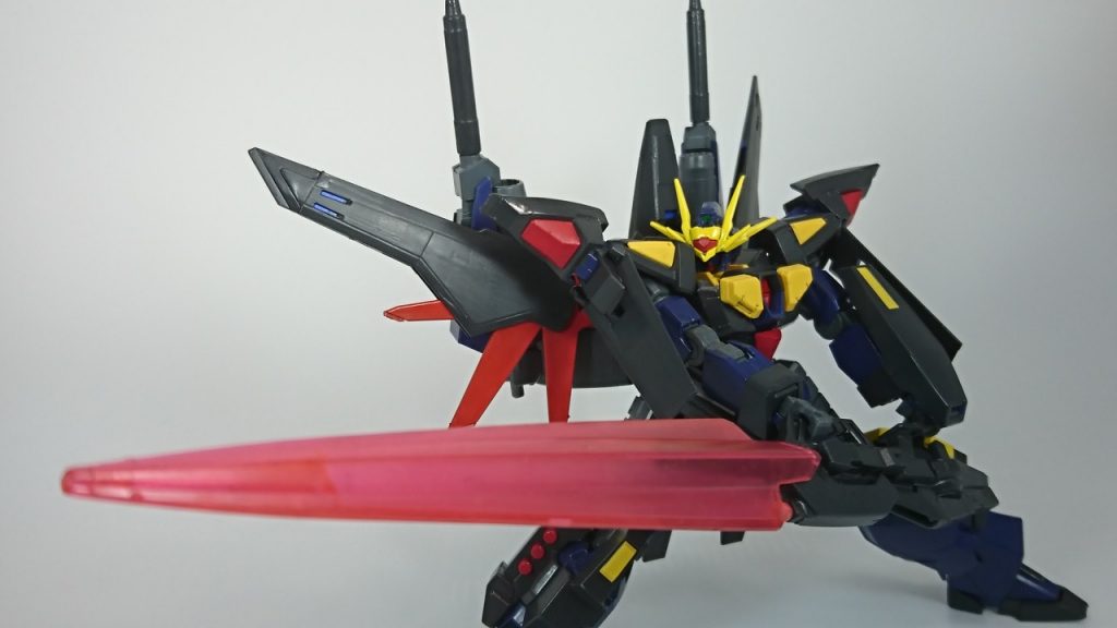 スタングル・アダマント
スタングルライフルⅡにライザーソードのエフェクトを取り付け、大型のビームソードとして使用できます！
ちなみにこのスタングルライフルⅡは、かつて「改造で使ってほしい」と譲り受けた改造スタングルライフルがベースとなっています……!

以上が、支援機と合体して必殺剣持ちなスパロボ風絶対スペースノイド倒すマン、AGE3ガイアとなります
動画も同タイミングで投稿していますので、よろしければこちらもご覧ください！

YouTube【 https://t.co/0jeo5SM2IS 】 
ニコニコ【 https://t.co/S1SERWUavU 】