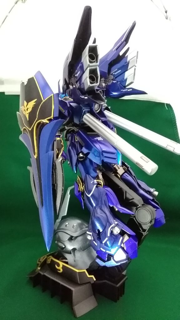 シナンジュヘッドベースに載せて後ろから