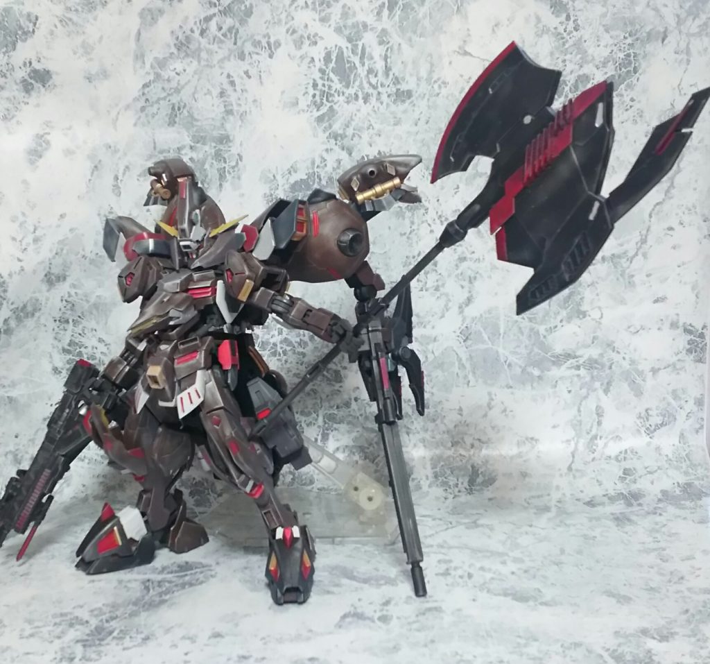 バトルアックスは更に巨大している。