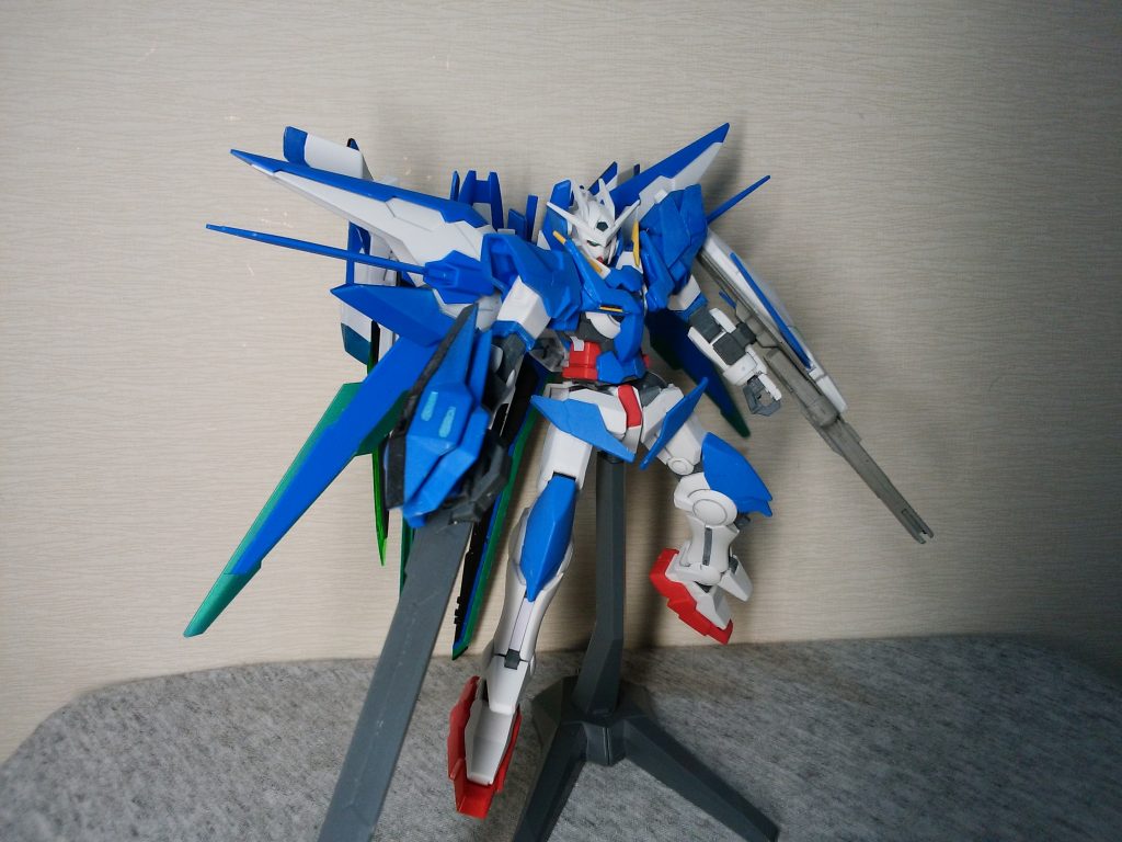 支援機2機とのドッキング形態。この形態は3機ともにかなりの負担がかかるので短期決戦用の形態であるがそれなりの性能を有しており、全ての基本スペックが何倍にも上がっている。尚この状態でトランザムをするとトランザム終了後に3機とも強制パージされる。