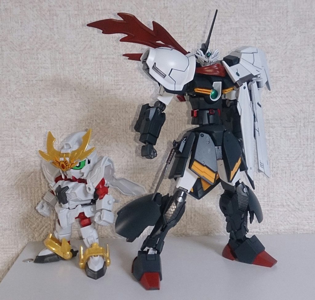 零丸とのツーショット(^w^)
ほぼ八鳥のパーツを使用してるので、零丸も作れます。零丸の頭は余剰パーツで接続してます。リベイクにはアヤメが、零丸にはナナミが搭乗しアヤメのサポートをする感じですね(^-^)