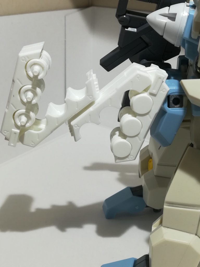 ファンネルラックを2つ接着しました