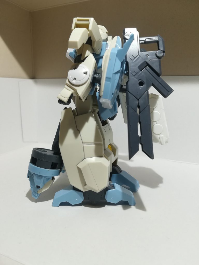 横から