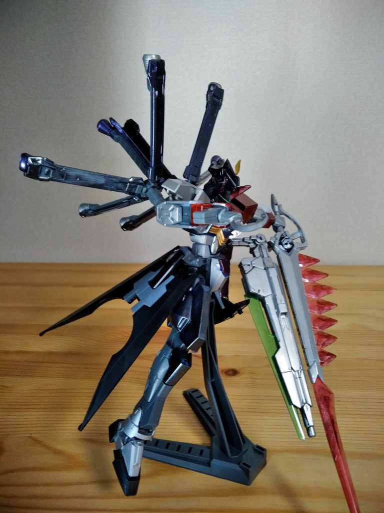 磔のスケアクロウ
支援機とドッキングした
真の姿。大型武器サムライブラスター