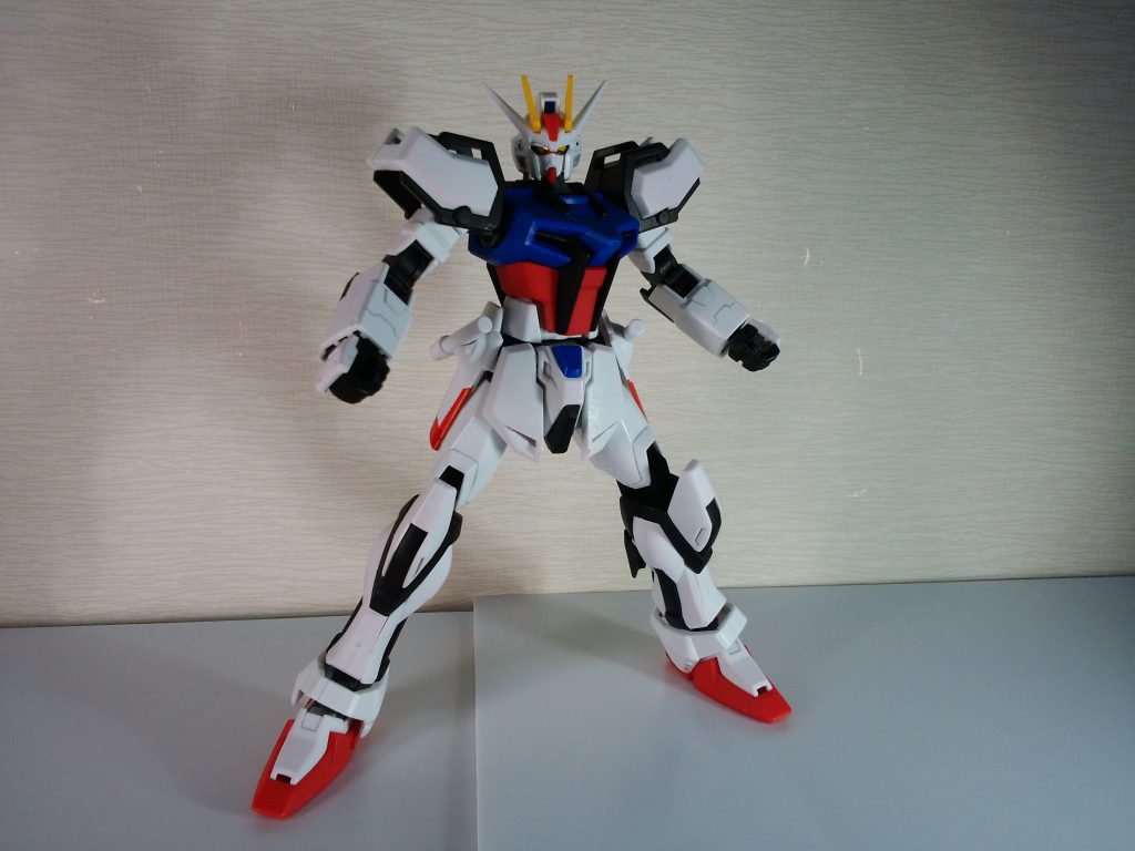 ストライクガンダム改の通常形態。
武装はサイドスカートのビームサーベルのみ。