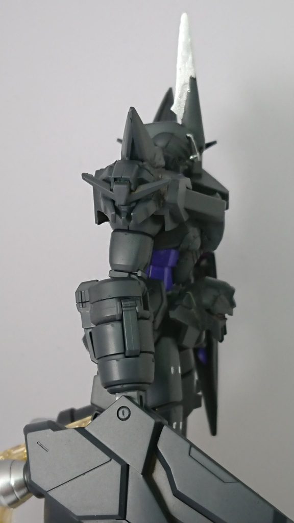 右側画
聖獣の特徴であるガンダムフェイスが右肩部分に一つ。
セラヴィーⅡを使いました。