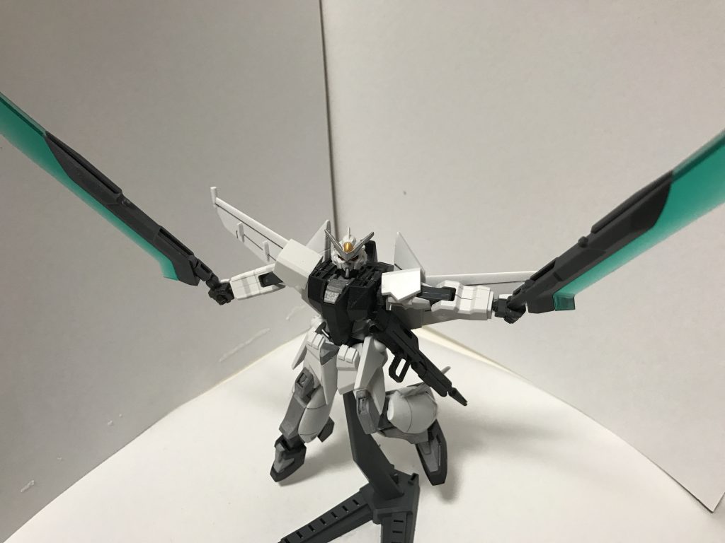 【斬刃刀「シデン」×2】
両翼に装備された斬刃刀の装備状態。
アストレイムサシが装備している斬艦刀と同時に開発されたものである。