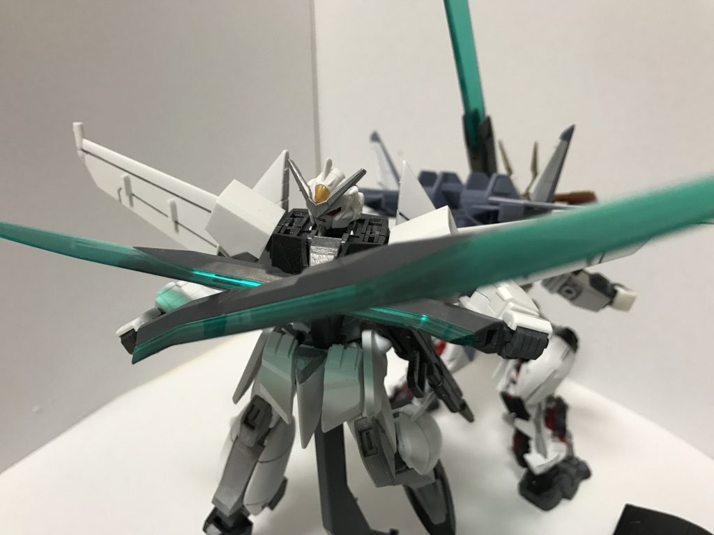 【アストレイムサシとツーショット】
サポート機として開発されたムラマサは可変の他にも合体機能がある。
アストレイムサシの100%の能力を発揮するためには本機は不可欠となっている。