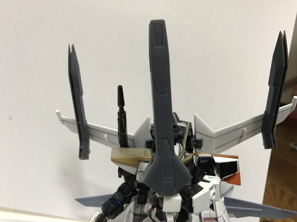 【武装の合体】
アストレイムサシが装備する斬艦刀「フィフリン」
ムラマサが装備する斬刃刀「シデン」