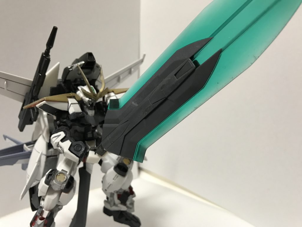 【大斬艦刀 構え】
大きくなった斬艦刀は目の前にするだけで怯むほど。
ブースターの強化により突貫しながら切り裂くことができるようになった。
まさに、一騎当千の名に相応しい。