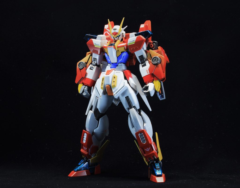 機体名:ダブルオースカイバーニング
スターバーニングに強く影響を受けた機体。
格闘機としての変更に伴い、各所のアーマーの強化 機動性を上げるために新規ブースターを取り付けている。