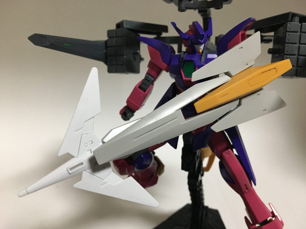 トライデントを機動防盾に装着した状態。