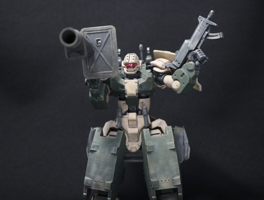 ミリタリーカラーにはラケーテンバズが似合います。