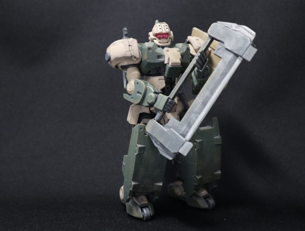 ガルムロディの特徴的な武装「ブーストハンマー」。オリジナルギミックも使いセミスクラッチしました。