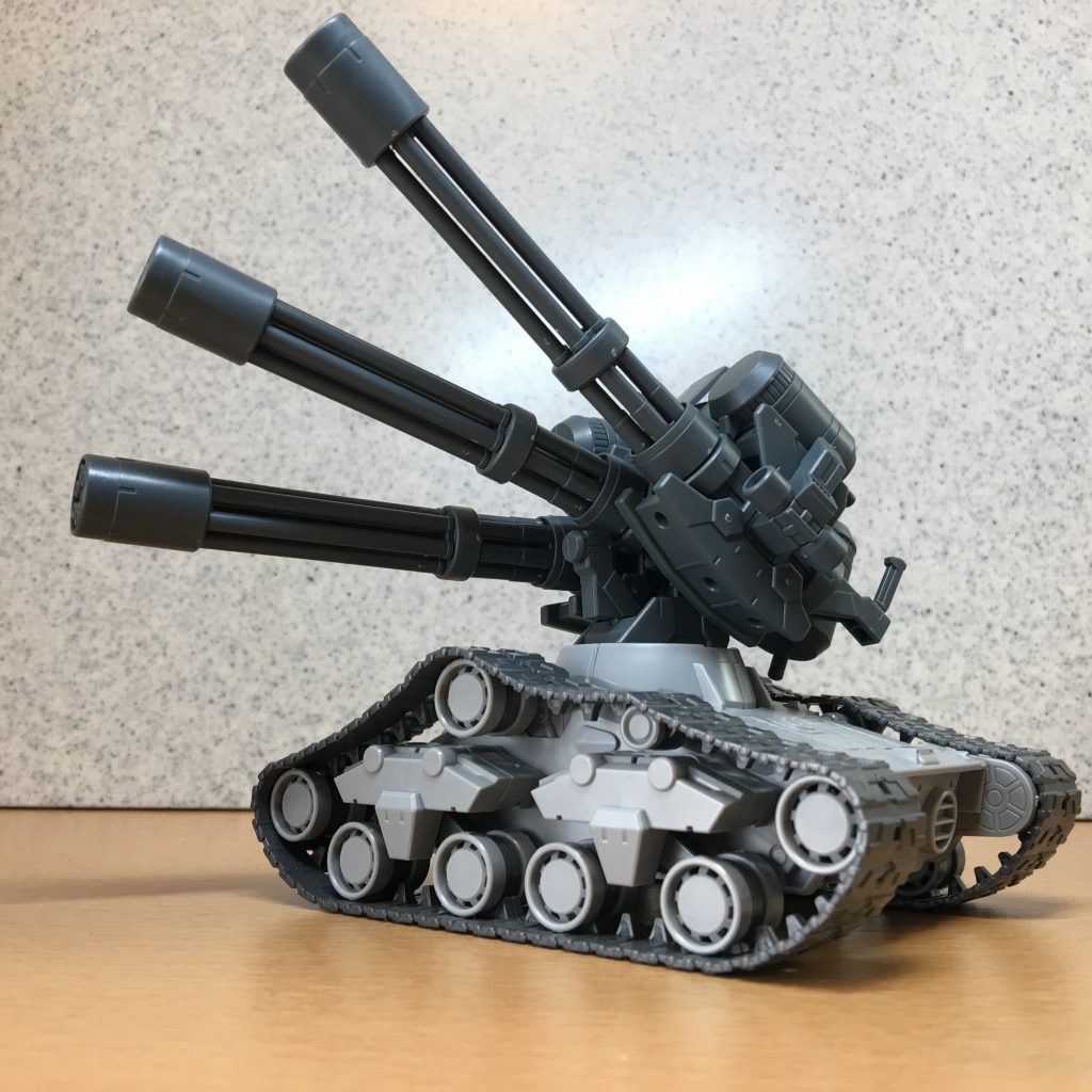 ガトリングはそれぞれ独立して仰俯角をとれるようになっています。