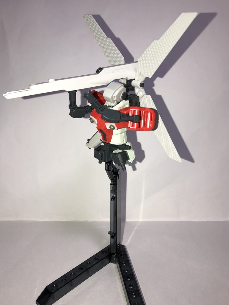 以下、各製作過程を掲載
この段階ではバックパックは両面テープでの仮止め
ですがここである程度の加工や構想は練っております