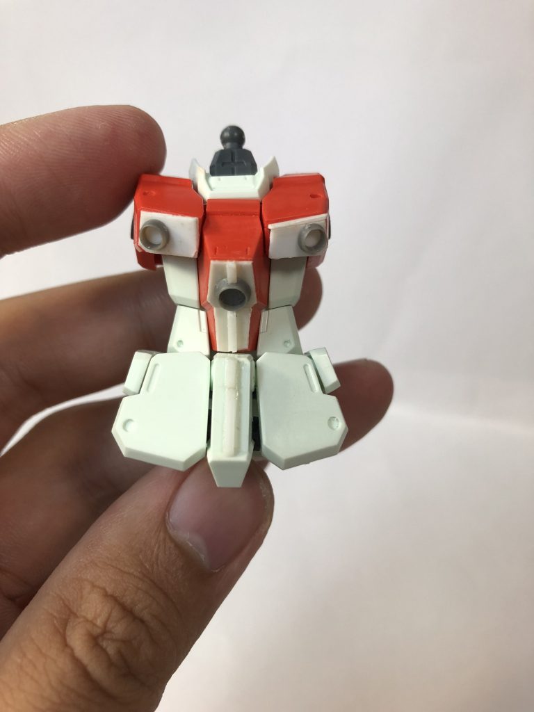 胴体部は元のGビットをモチーフに
WAVEのレンズパーツを張り付けてダクト風に
1ミリプラ材を張り付けて凸モールドをそれっぽく追加