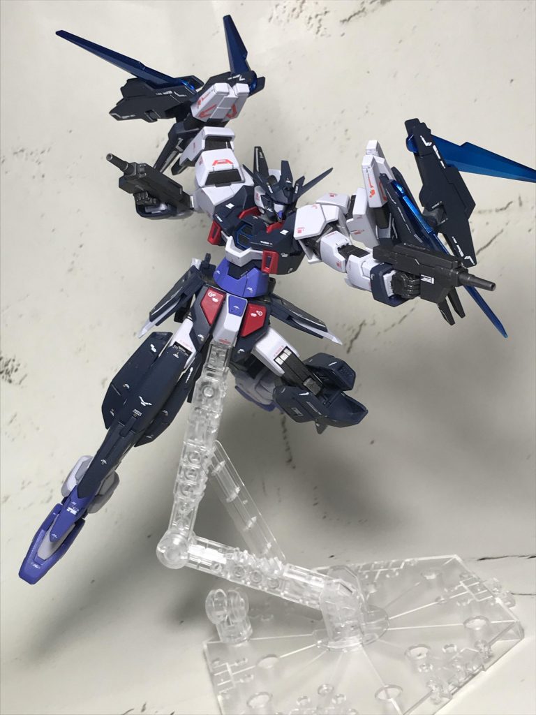 ツインドッズショット
取り回しの良さを考慮し、ツインドッズキャノンをショートバレル化している。