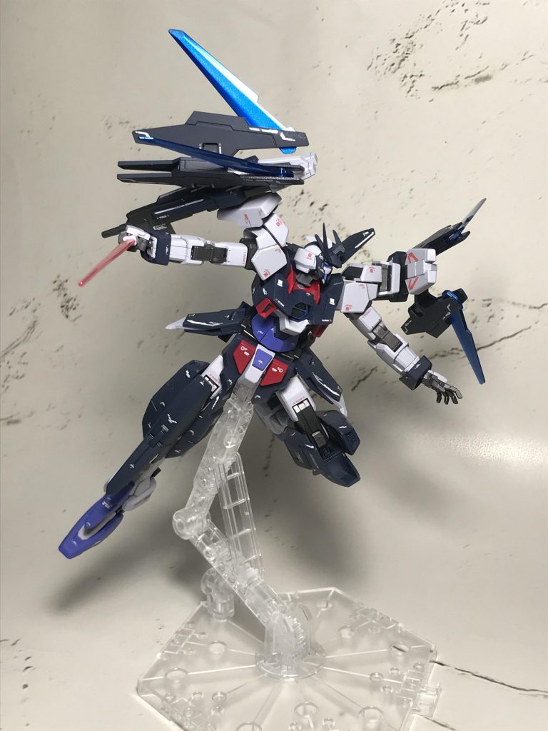 ビームサーベル
ストライダー形態で急接近し、すれ違いざまに敵機を切り伏せる