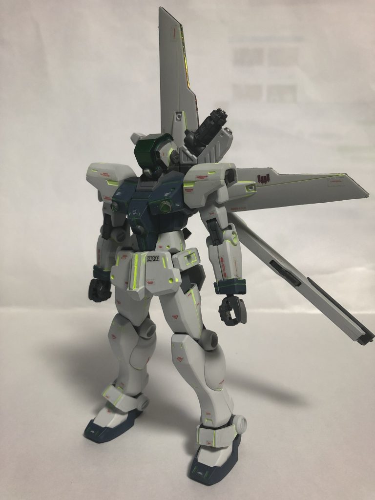 まずは全体像
サテライトキャノンを背負わせて頭をノーザンポッド付属のGビットの頭部を付けた以外は大きな加工はしていません