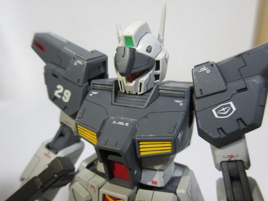 ゴーグルはクリアレッドで塗装し、成形色のクリアオレンジより明度を落としてあります。