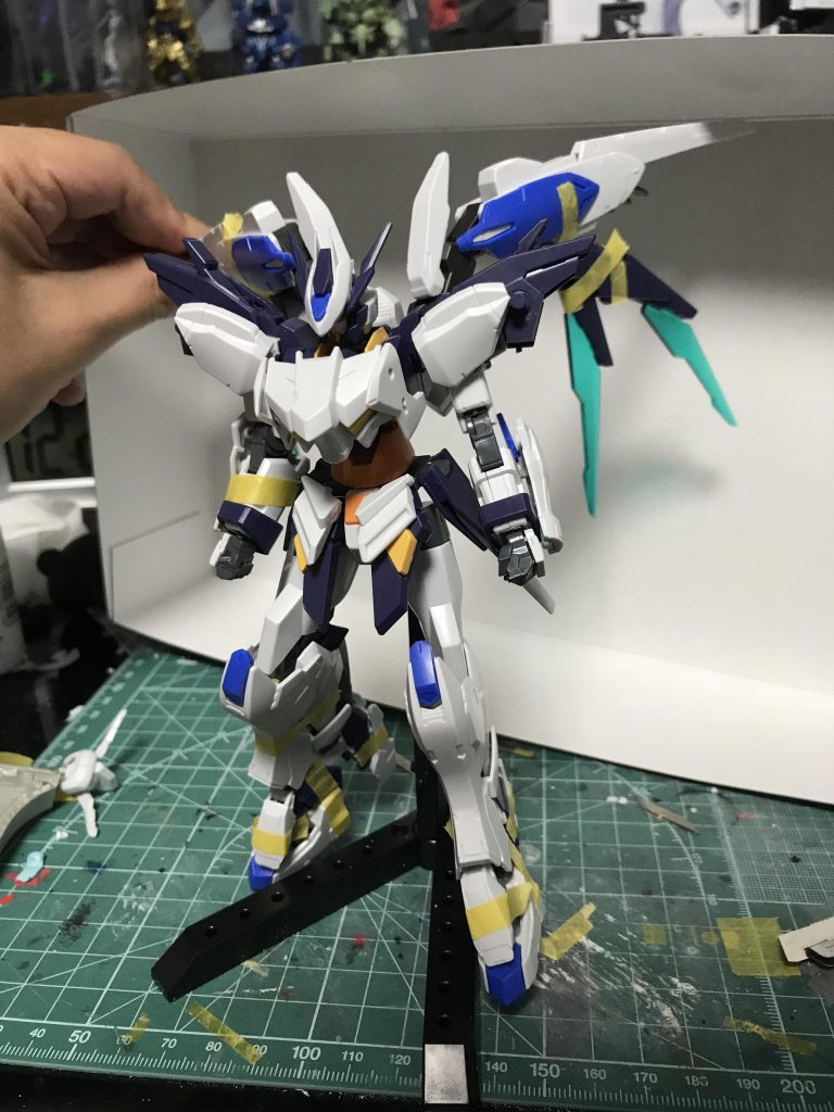 制作開始時の姿です。
マスキングテープで仮止めしていますが、これをネオジム磁石での接続にする工作がかなり大変でした。