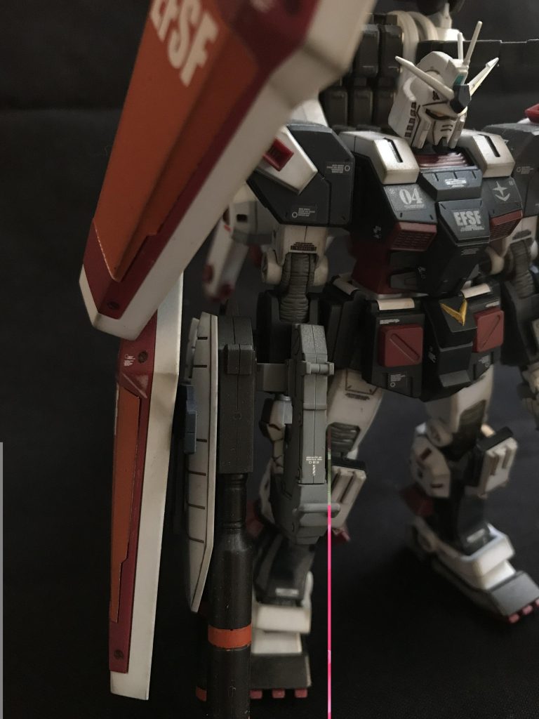 斜め横から。
武器もMGと遜色ない揃い具合。