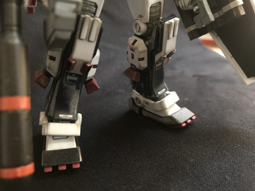 足回り。
アルミシールが剥がれやすいのが残念。