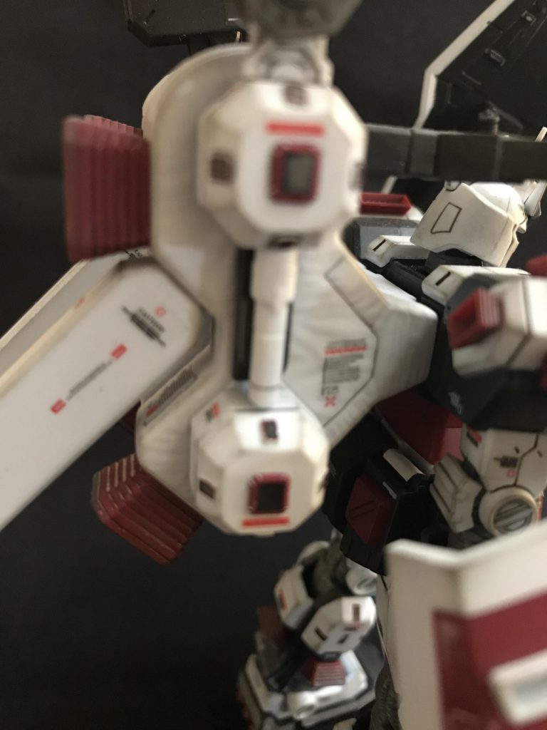 ランドセル周りはデカール多めに。