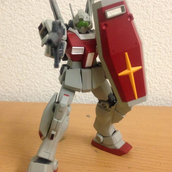 ジムIII ラー・ギルス隊(赤)