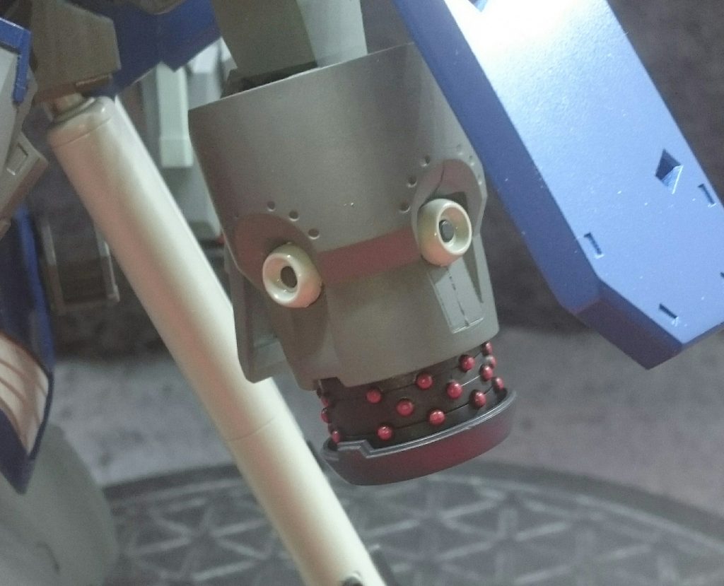 ファンネルミサイルは開閉出来るので適度に塗り分けました。