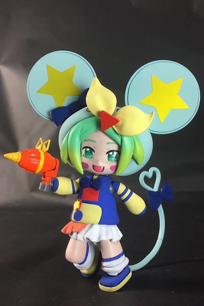 右手足はポーズ付きの物を製作