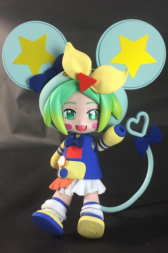 髪の毛はパテで製作、身体のパーカーはlbxプラモのフレームにパテを盛って整形 腕を延長してあります