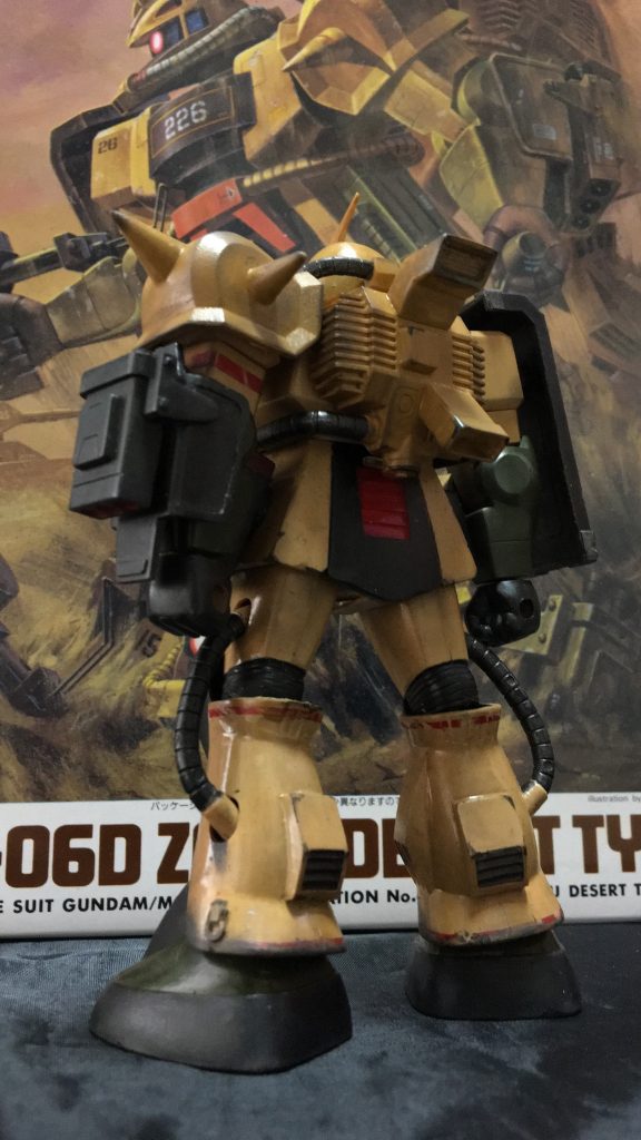 左足もくるぶしに作ってる最中にできたランナーのゴミでチェーンフックを付けてみました。
稼働はしません。
ただÙの字に切ったゴミに四角いゴミをそれっぽくつけただけです。
だけどホントにそれっぽいのでよしよしとwww