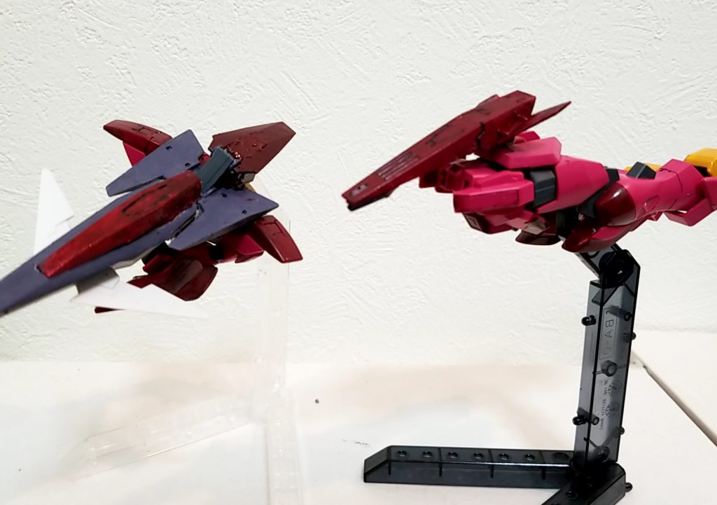 チェストフライヤー、レッグフライヤーに分離可能
レッグフライヤーにはミサイルの他に先端からビームも発射可能