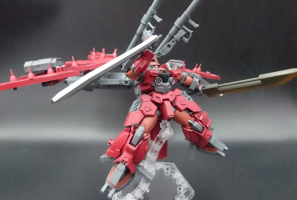 本気モード
シールドを後方に展開、肩についてるヒートソードを持つ