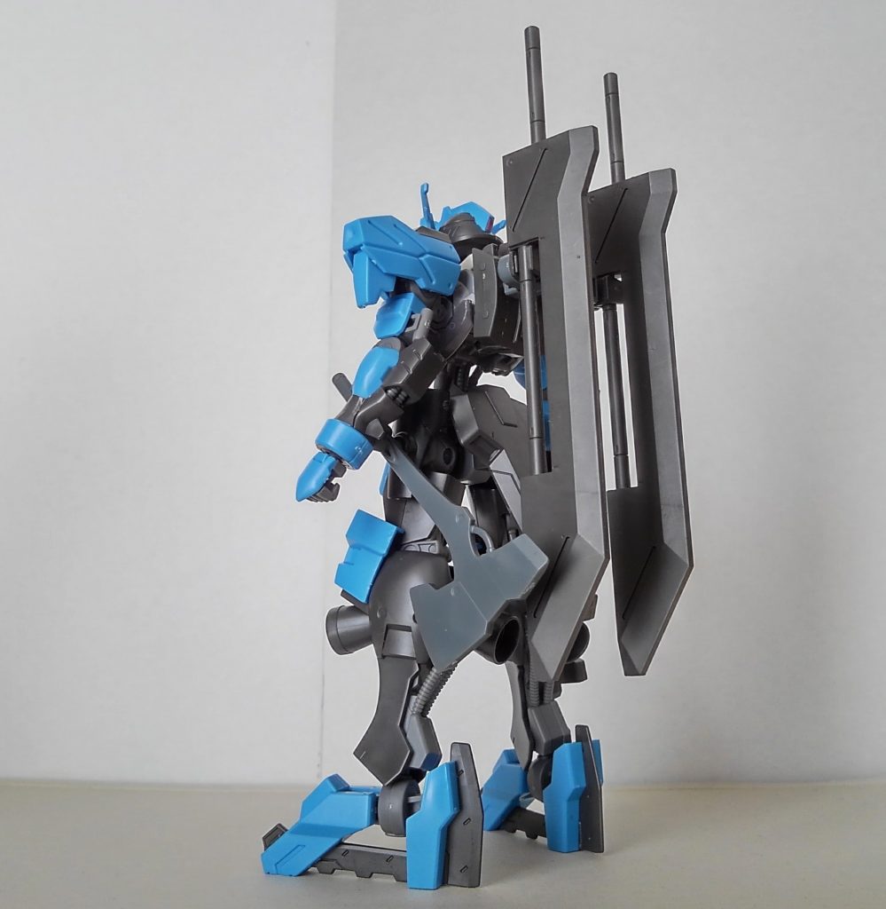 以下、武器とそのマウント位置。
バトルアックス→右サイドアーマー
マシンガン→左サイドアーマー
バスターソード→バックパック
ハンドガン→フロントスカート内部
ハンターエッジ→両足先＋踵