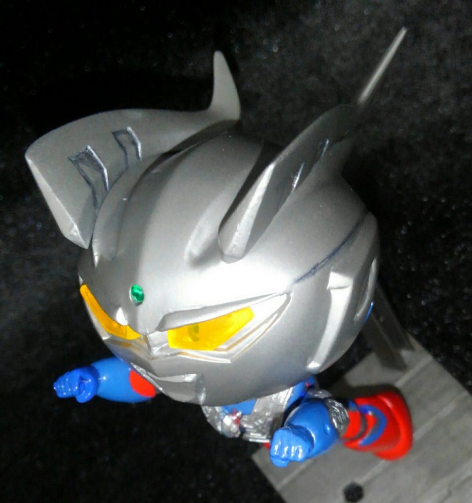 シェアッ!首は二重関節にしてあるから飛行ポーズも決まるぜ!