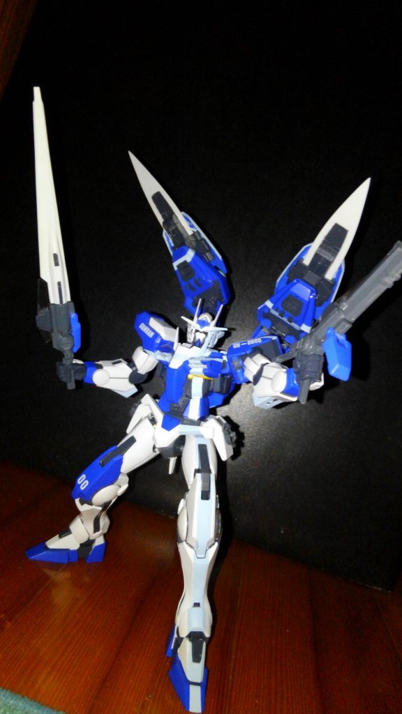 何気にMGよりGNドライブは自由に動きます(*´ω`*)
GNドライブ基部がペラかったのでジャンクパーツで厚みを増してます。
弊害としてLEDユニットのスイッチが取り出さないとオンオフできません。・゜・(ノД`)・゜・。