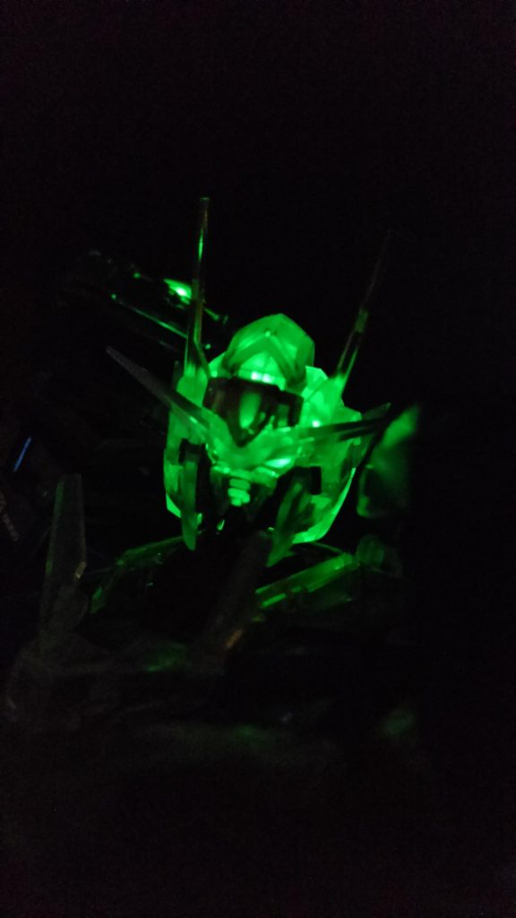 本来光らせたい額の赤が影ってます(´・ω・`)