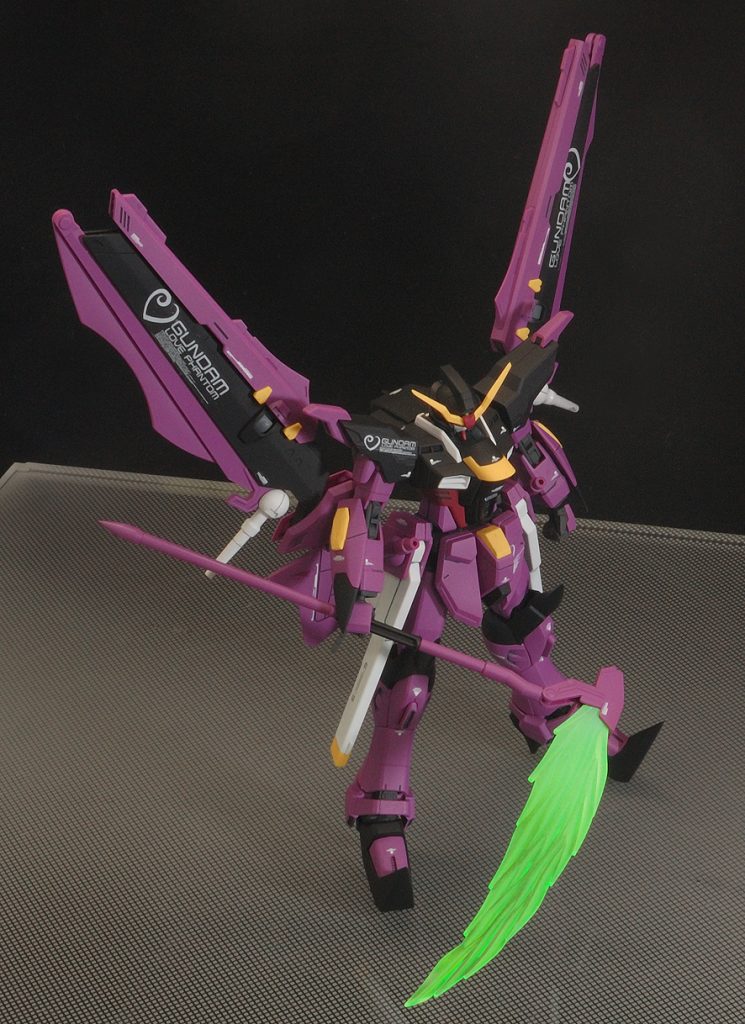 ガンダム　ラヴファントム–4枚目/制作者：@sary19720910