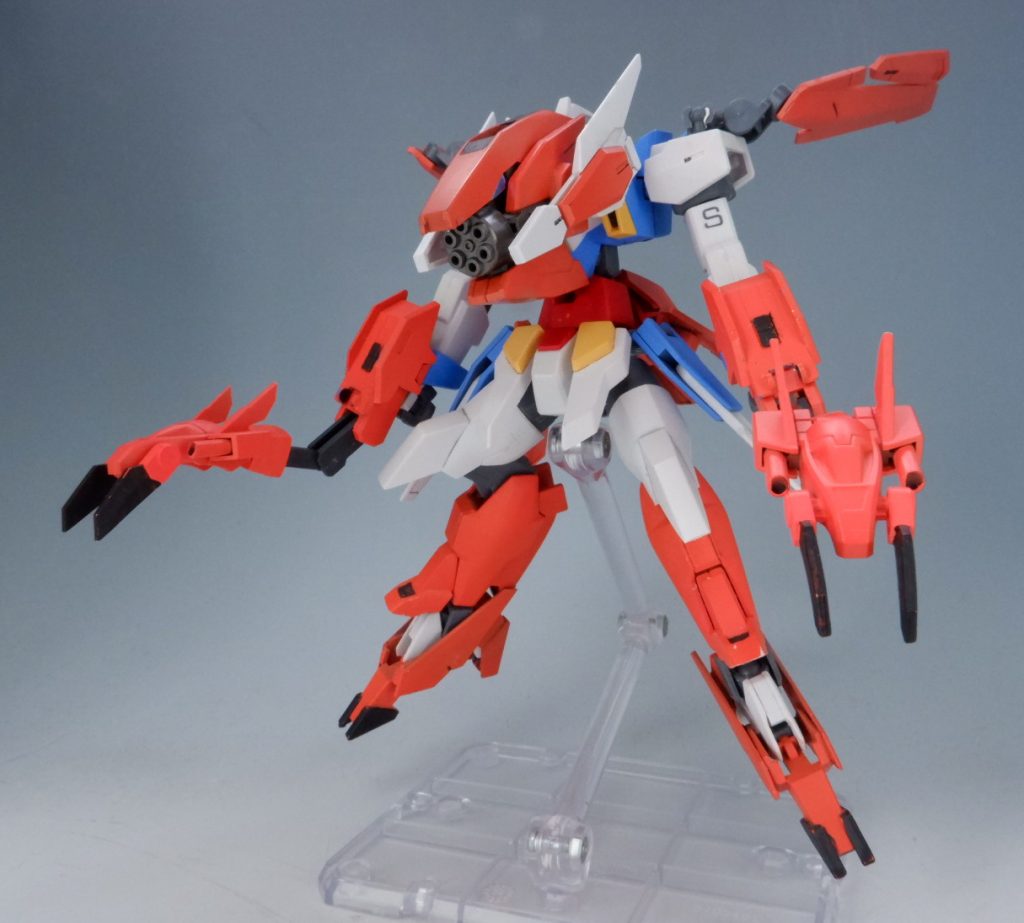 変形その①ケルベロス形態
汎用性を犠牲にして近距離戦に特化させた機体です。