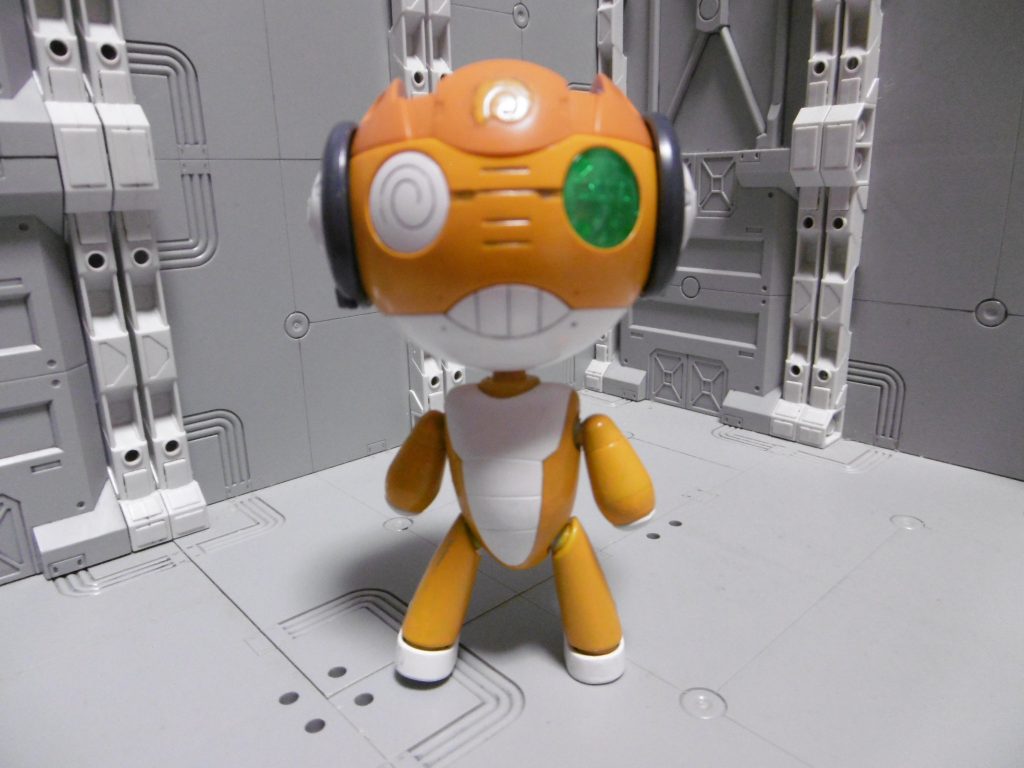 【狂骸】(クルッガイ)
プチッガイの頭を、クルルロボMk-Ⅱ(ケロプラ)に変えただけ。
本体を黄橙色を塗って顔だけスミ入れ。